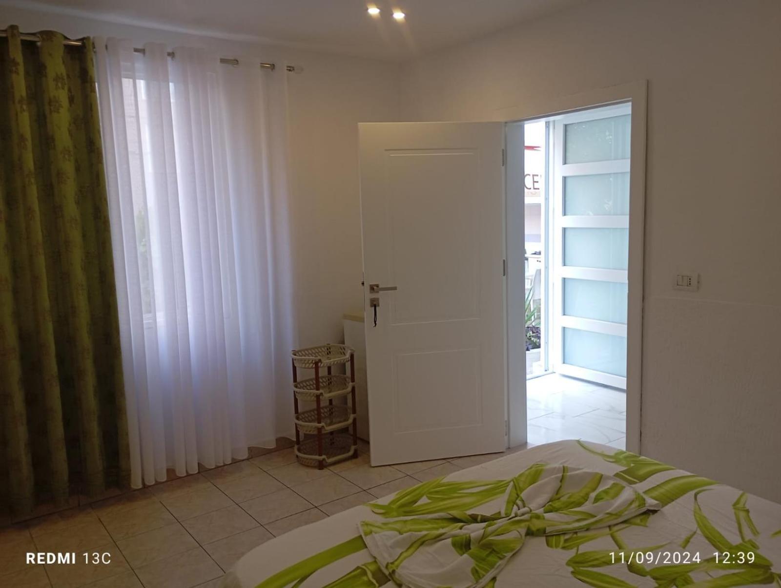 Durres Beach Rooms Buitenkant foto